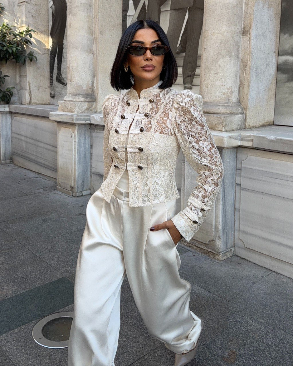 Lace detail elegant jacket